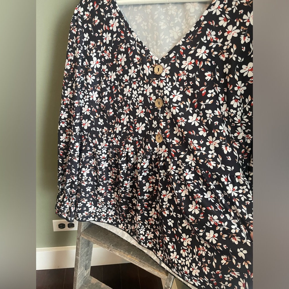 Shein Curve Floral Peplum Blouse - Picture 4 of 6